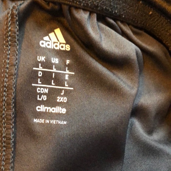 Men’s basketball shorts - Picture 3 of 3